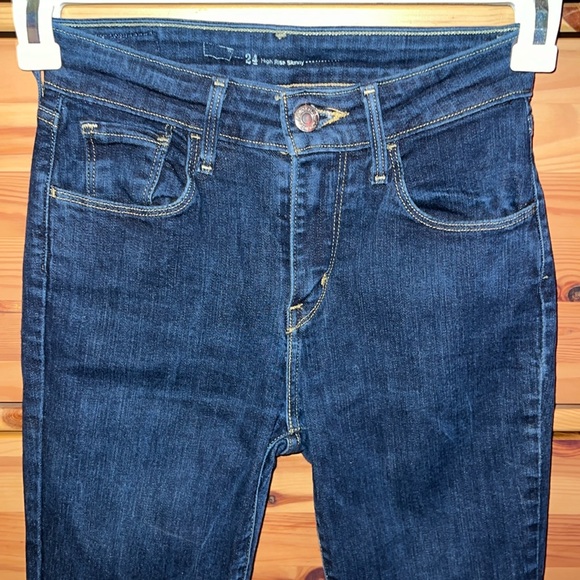 Levi’s High Rise Skinny Jeans (size 24) - Picture 3 of 9